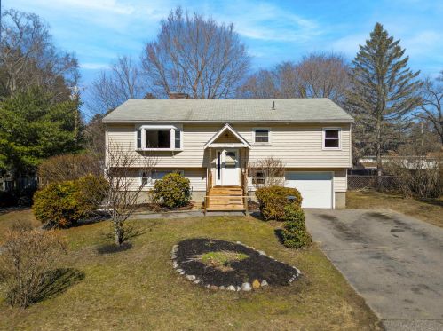 1 Cole St, Salem, NH 03079-3931