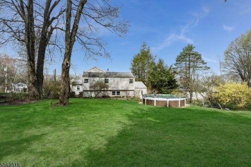 78 Hunters Ln, Sparta NJ  07871-2556 exterior