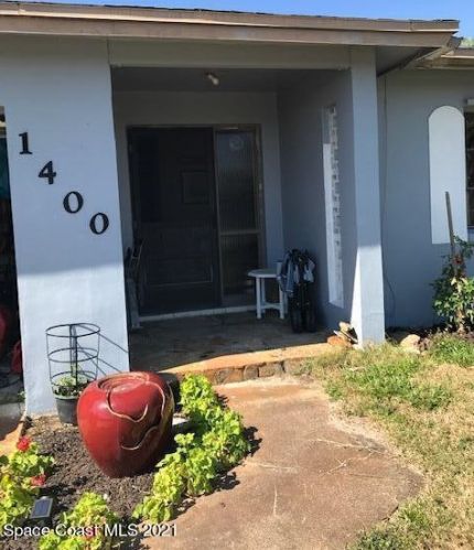 1400 Island Dr, Merritt Island, FL 32952-5838