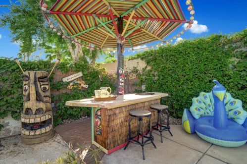 19 Orleans Rd, Rancho Mirage CA  92270-2714 exterior