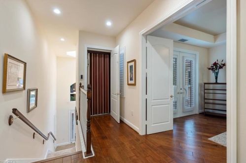 567 Avellino Isles Cir, Naples, FL 28101-2379