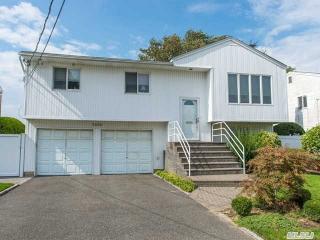 3498 Margie St, Rockville Centre, NY 11572-3511