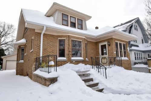 1653 Newton Ave, Milwaukee WI  53211-2225 exterior