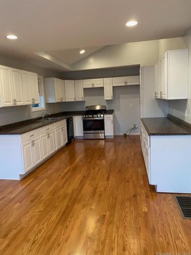 10 Utica St, Milford CT  06461-2922 exterior