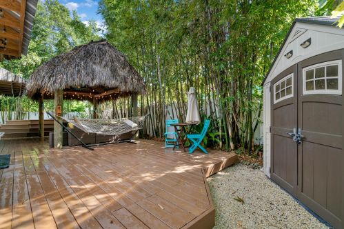 120 1st St, Key Largo FL  33037-4856 exterior