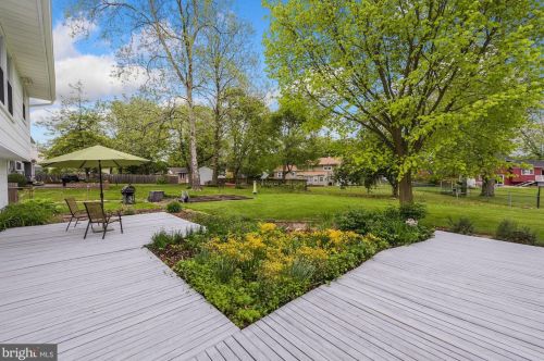 608 Parry Rd, Riverton NJ  08077 exterior