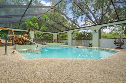 11 Byrsonima Ct, Homosassa, FL 34446-4607