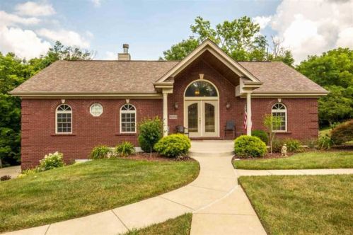 3232 Madonna Dr, Covington, KY 41017-2625