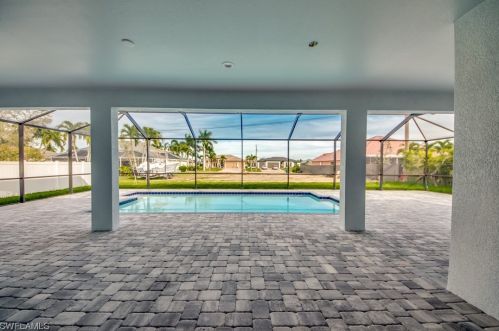 4129 14th Ave, Cape Coral, FL 33914-5631