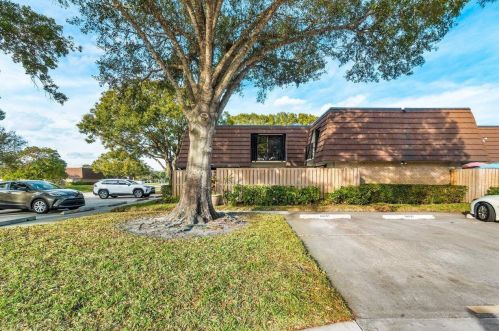 2002 20th Ln, West Palm Beach, FL 33418-3566