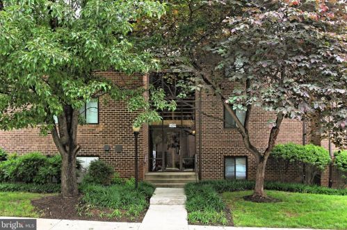 1439 Northgate Sq, Herndon, VA 20190-3753