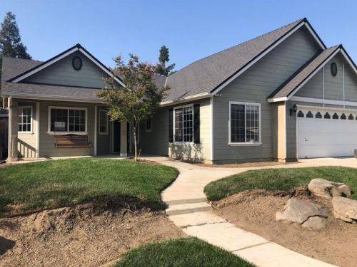 716 Dartmouth Ave, Clovis, CA 93611-7240