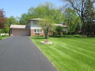 5130 43rd St, Milwaukee, WI 53220-5102