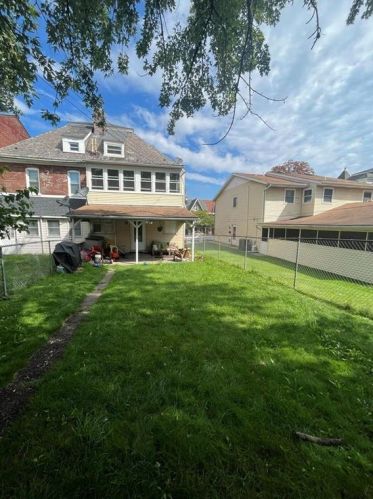 1320 Washington St, Easton PA  18042-4731 exterior