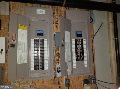 4260 Wyndemere Cir, Schnecksville PA  18078-3527 exterior