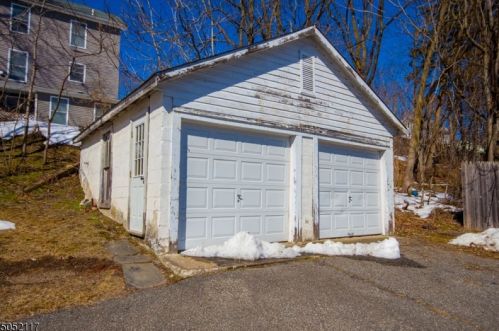 41 Main St, Wantage NJ  07461-2306 exterior