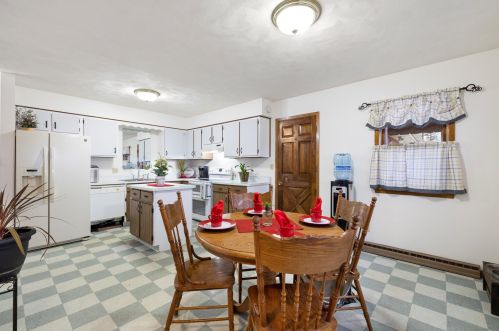 4710 Sheard Rd, Kansasville, WI 53139-9756