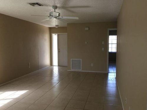 629 Jeanne St, Fort Pierce FL  34953-6306 exterior