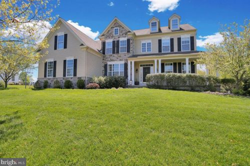 122 Rebecca Dr, Downingtown, PA 19335-4926