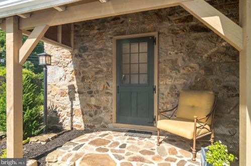 1071 Creek Rd, Downingtown, PA 19335-1298