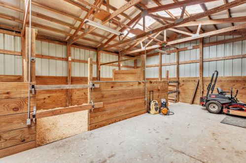 786 Decorah Rd, West Bend WI  53095-8112 exterior