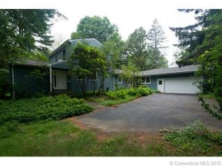 40 Overhill Rd, New Haven, CT 06525-2518