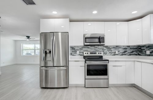 2180 Seacrest Blvd, Boynton Beach FL  33435-6785 exterior