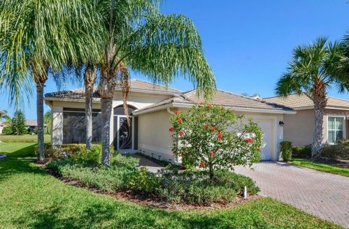15950 Cobble Mill Dr, Wimauma, FL 33598-4013