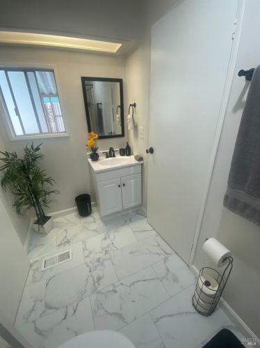 172 Pear Ln, Santa Rosa CA  95407-7664 exterior