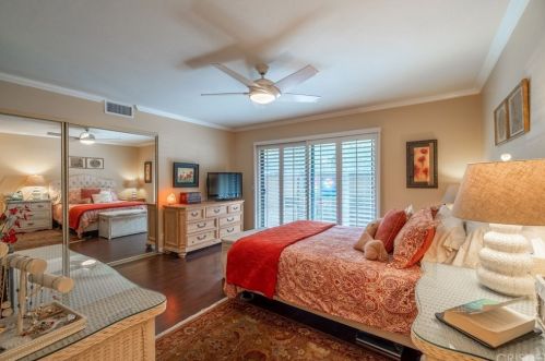 2514 Willow St, Long Beach, CA 90755-6318