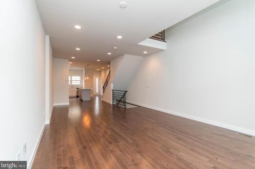 2010 3rd St, Philadelphia PA  19148-2622 exterior