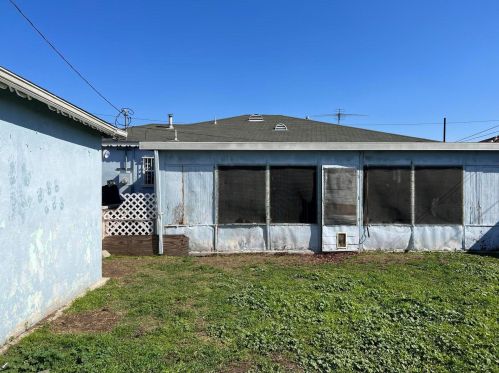 4916 Brompton Ave, Bell CA  90201-3729 exterior