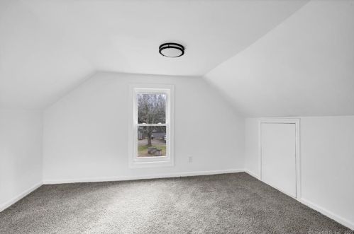 829 Bailey Hill Rd, Killingly CT  06241-1836 exterior