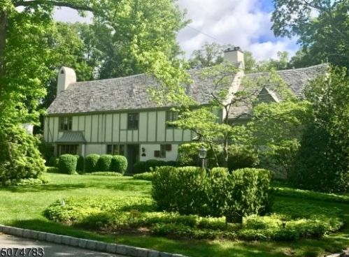 20 Gordon Pl, Verona, NJ 07044-2608