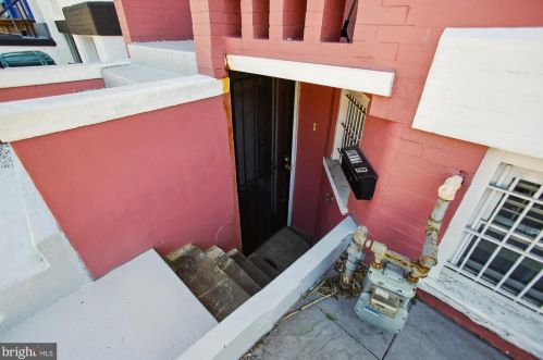 3005 11th St, Washington DC  20001-3905 exterior