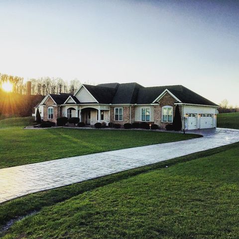 9 Allen Cir, White Hall, WV 26554-5724
