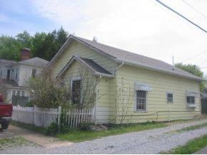 458 Opekiska St, Erwin, TN 37650-1761