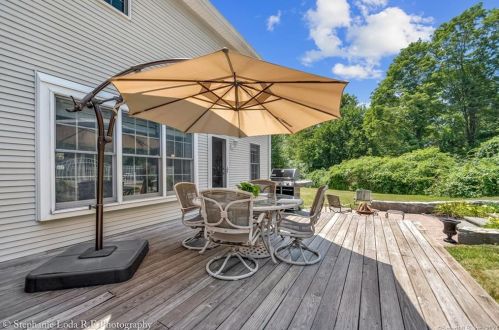 812 Pleasant St, Southington CT  06489-2015 exterior