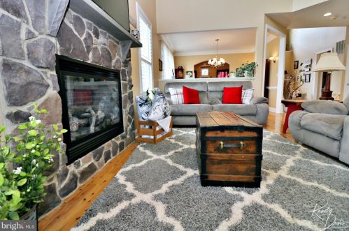 320 Stephen Ct, Charles Town WV  25414-4126 exterior