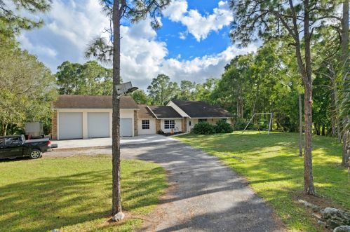 17966 62nd Rd, Town Of Loxahatchee Groves, FL 33470-3217