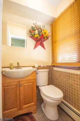 80 Clark Rd, Wantage NJ  07461-3112 exterior