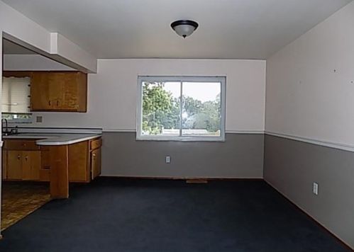 493 Toledo Dr, New Kensington PA  15068-3358 exterior