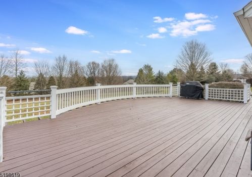 19 Country Meadow Rd, Hackettstown NJ  07840-5209 exterior