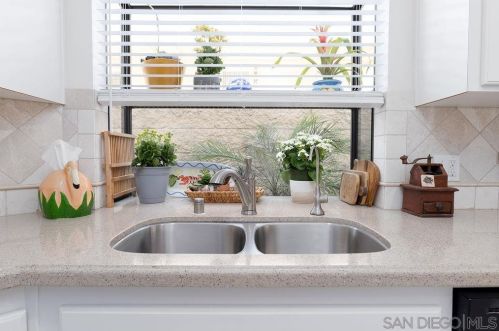 1159 Pacific Beach Dr, San Diego CA  92109-5149 exterior