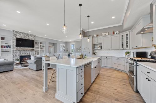 1043 Carryback Dr, Pataskala OH 43062-9543 exterior