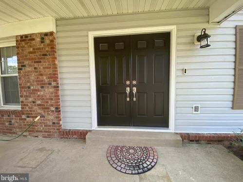 7907 Laural Valley Way, Springfield VA  22153-2306 exterior