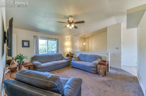 336 Laird Dr, Pueblo, CO 81007-2737
