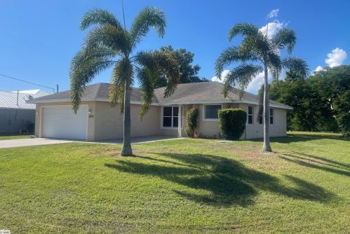 2095 Joyner Cir, Fort Pierce, FL 34952-6941
