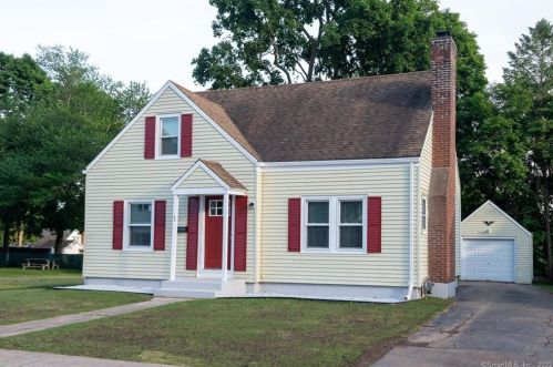 42 Westwood St, Manchester CT  06040-5723 exterior