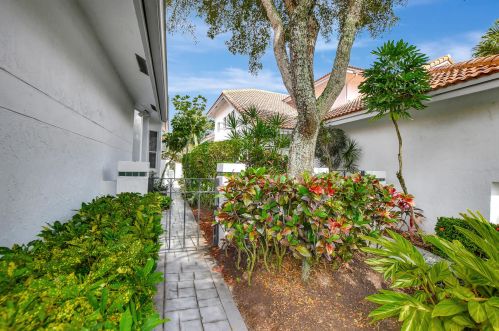 2201 53rd St, Boca Raton, FL 33496-3453